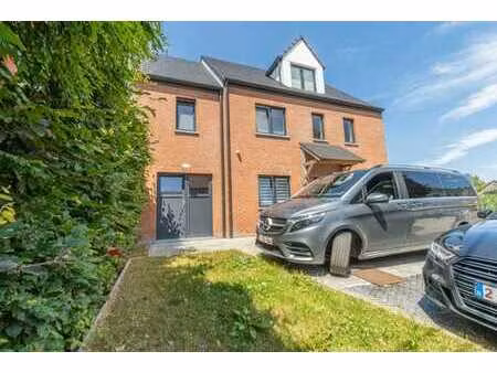 route de genval: espace polyvalent bureau + stockage / 130m2