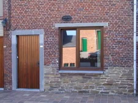 lumineuse surface de bureau  commerce ou profession libérale