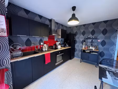 location appartement 4 pièces 90 m² à lons-le-saunier (39000)  750 €