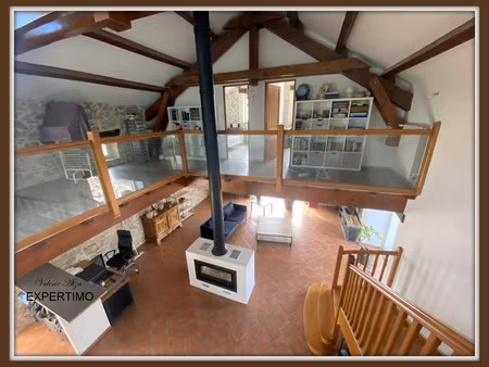 grande maison avec terrain attenant et dépendances