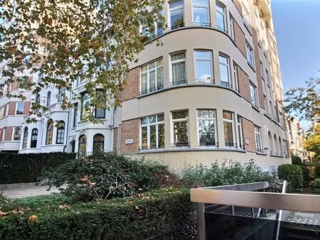 bien professionnel à louer à woluwe-saint-lambert € 2.350 (lgxr8) - renaissance properties