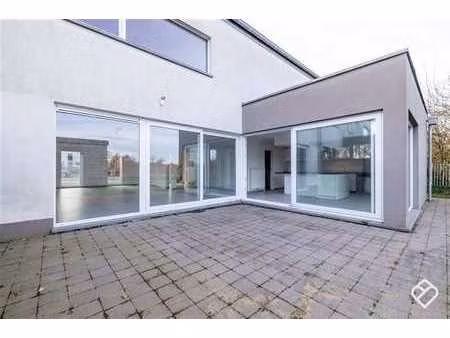 grande maison récente à breuvanne