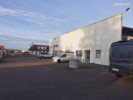 local commercial/bureaux/ plus 100m2