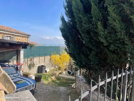 petite maison au calme  terrasse  jardin et parking fermé