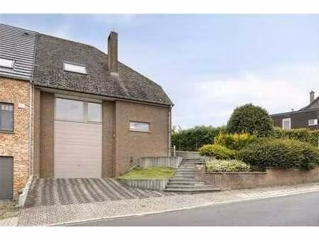 maison 3-façades avec 3 chambres à coucher