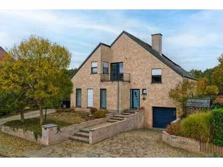 spacieuse maison familiale avec grand jardin plein sud