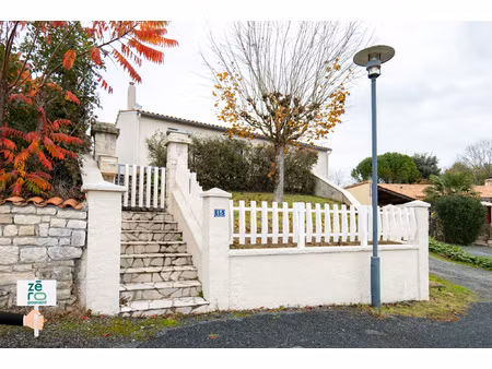 a vendre maison 2 chambres avec terrain clos et sous-sol à