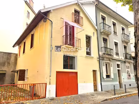 a vendre : maison 6 pieces (197 m²)