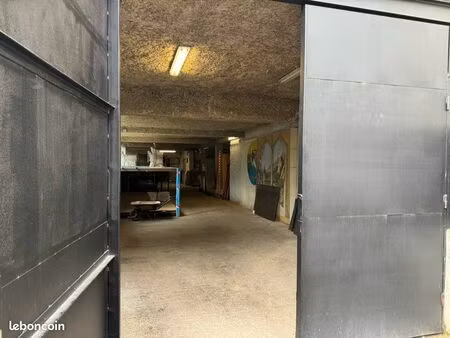 entrepôt de 225m2 à vendre