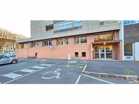 local d'activités à louer