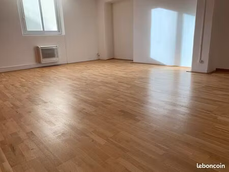 bureau rénové de 37 1 m² à saint-fons (69)