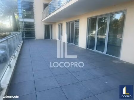 local commercial 182 m²