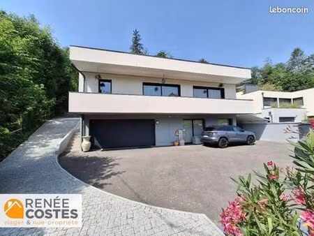 propriété 6 pièces 180 m²