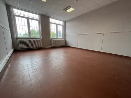 bureaux à louer à rue de la hamaide 117 tertre (vbd50247)