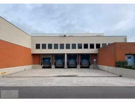 immeuble commercial moderne à louer – ​​a. avenue vaucamp...