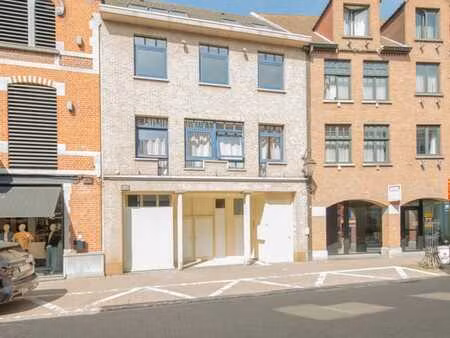 une grande surface commerciale (casco) idéalement situé dan…