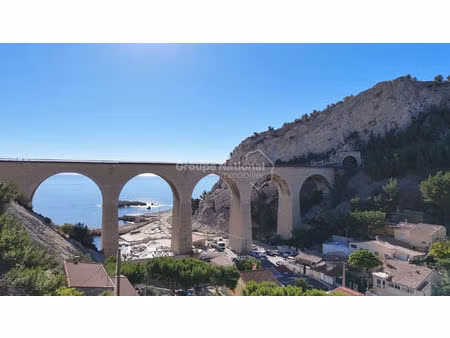 calanque de la vesse  cabanon avec terrasse vue mer
