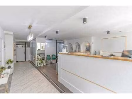 bureau idéalement situé dans le cœur de saint-gilles