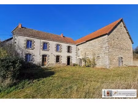 charmant corps de ferme à rénover sur plus d'un hectare de t