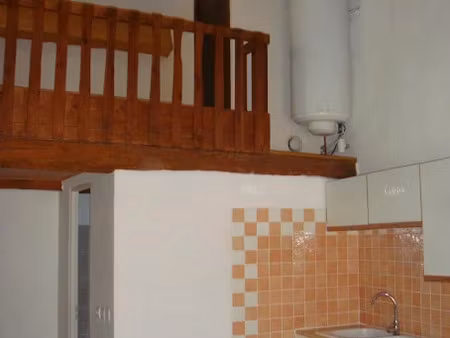 location appartement 3 pièces 41 m² à flassans-sur-issole (83340)  605 €