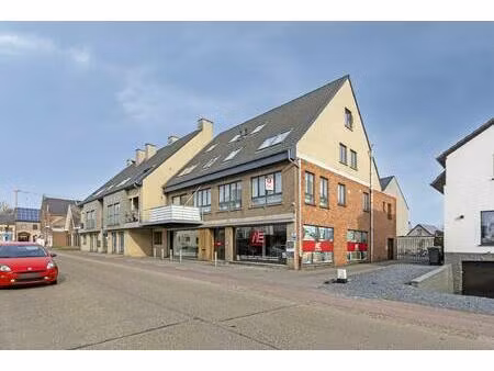 ruim appartement aan de dorpskern van kortessem