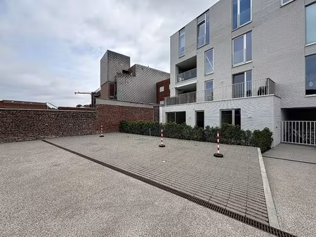 4 bovengrondse staanplaatsen te koop in centrum waregem
