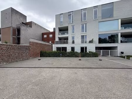 private staanplaats te koop in centrum waregem