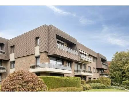 ruim appartement met 2 (+1) slaapkamers te koop