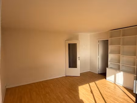 grand studio lumineux 34 m2 avec balcon sur jardin résiden