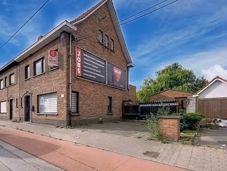 ruime halfopen woning met 5 slaapkamers in aalter