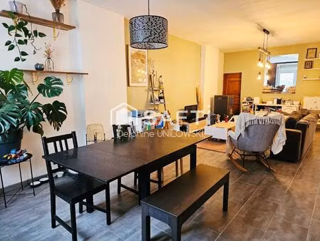 très jolie maison de ville