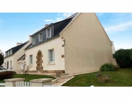 à moins de 5 km des plages de tréboul