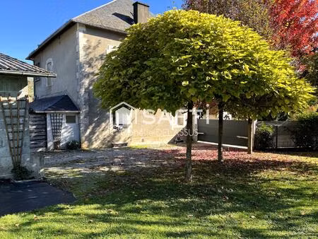 à saint-clément  maison familiale avec garage et grand terrain