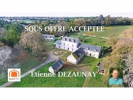 proche redon  au coeur de 24ha  propriété avec dépendances.