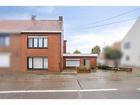 te renoveren huis te koop met garage in aartrijke