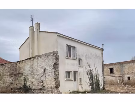 maison vérines 117 m² t-5 à vendre  174 900 €