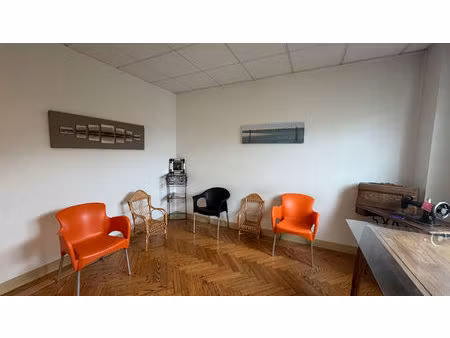 bureaux à louer de 41 05 m² en centre-ville de talence  proche université et lycées