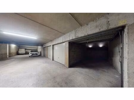 garage sécurisé en sous-sol