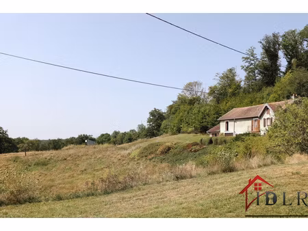 propriété avec plan d'eau et vaste terrain secteur la chap