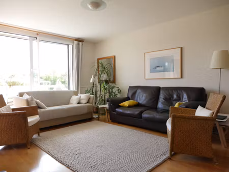 appartement spacieux (105m2) avec 3 chambres  terrasse  balcons et box