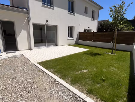 maison mitoyenne t4 neuve en plein centre d'anneyron