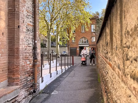 toulouse saint cyprien : immeuble ancien en briques 95m2 ha