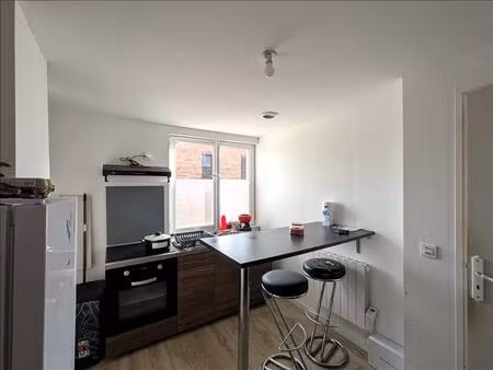 appartement - 1er étage - 51 15 m2 - 3 pièces - non meublé