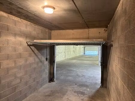 hoenheim  rue de la république - box / garage à louer