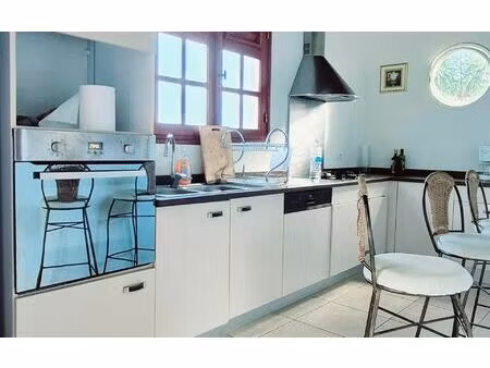 location maison  m² t-4 à sainte-rose  1 200 €