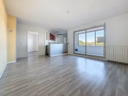 à vendre  appartement t3 de 71 m² (61 m² carrez) résidence avec ascenseur
