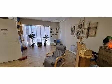 ensemble de petits commerces