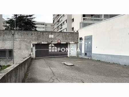 garage fermé - rillieux la pape - avenue general leclerc