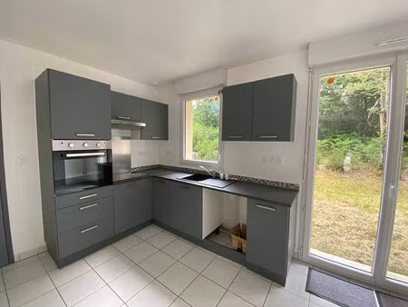 mesnils sur iton maison 3 chambres avec garage.