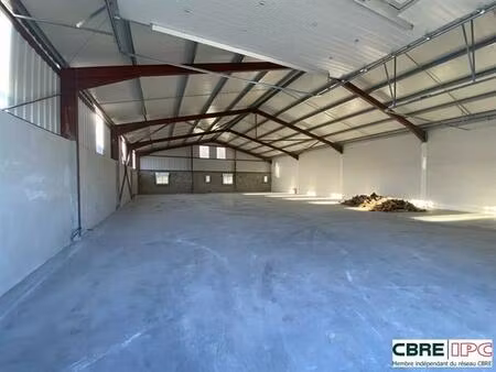 location entrepôt / local d'activités guiche 420 m²